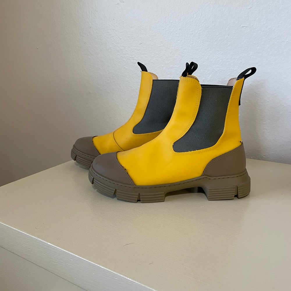 Ganni recycled rubber Chelsea rain boots in spectra yellow